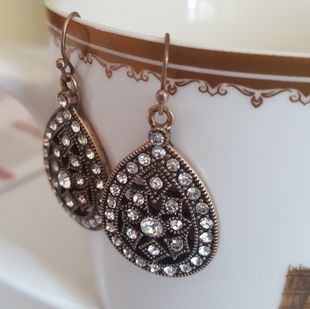 Elegant rhinestone earrings